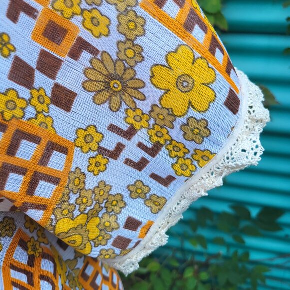 Refashioned Vintage Top (M/L) brown and orange 70's fashion pattern - Picture 2 of 4